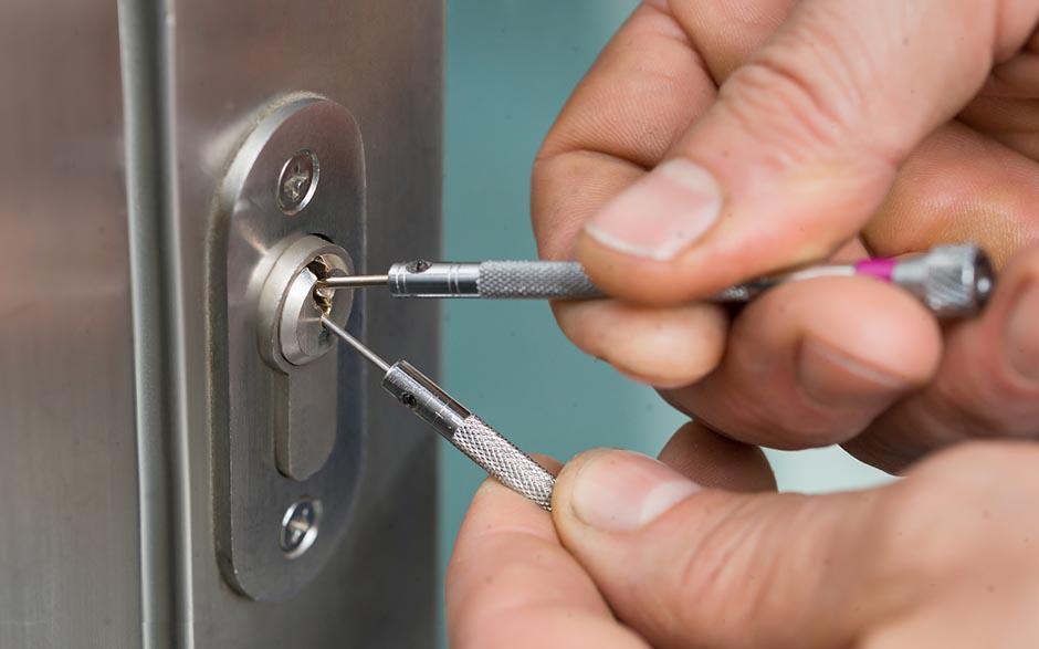 ouverture de porte claquée serrurier Saint-Mandé
